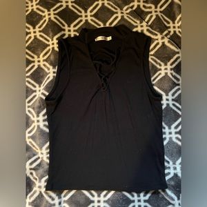 Black cropped tank